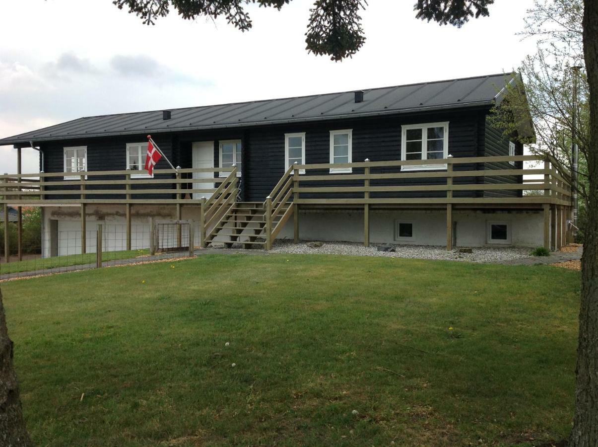 Ny Istandsat Traehus I Givskud Villa Give Exterior photo